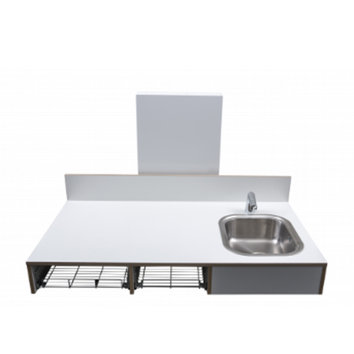 ST Puslebord 1400, 1400 x 900 mm fra ST Inventar, inkl trådløs fjernbetjening og underlimet vask til højre, CE-merket puslebord til institusjoner